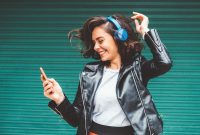 Mood Booster Playlist- 15 Lagu Anti Galau yang Wajib Kamu Dengerin!