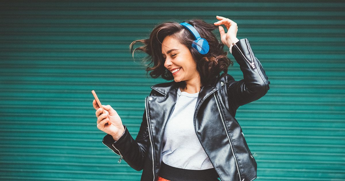 Mood Booster Playlist- 15 Lagu Anti Galau yang Wajib Kamu Dengerin!